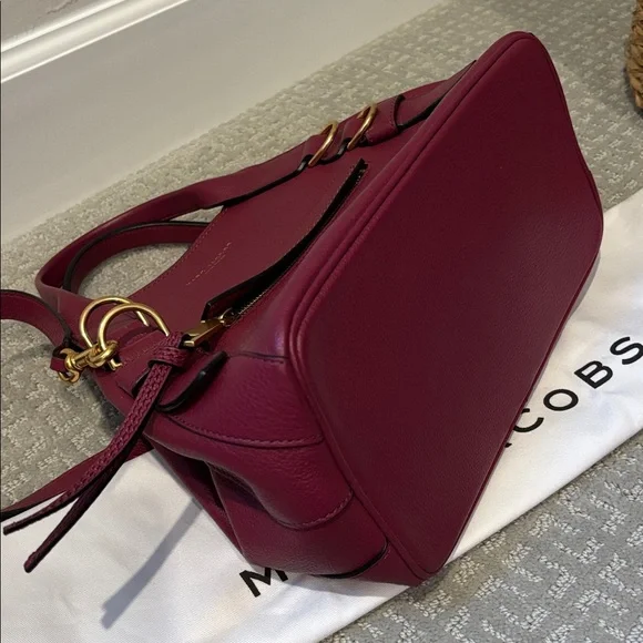 Classic Marc Jacobs Small Anchor Bag, just like wine, aged but still fine! - Picture 7 of 12